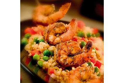 Latino Passion scampi med Ranchero Pinto beans, red rice og mais