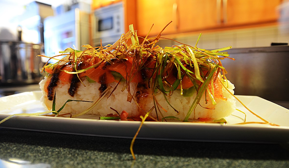 Scattered Sushi  som risrulle  (chirashizushi)
